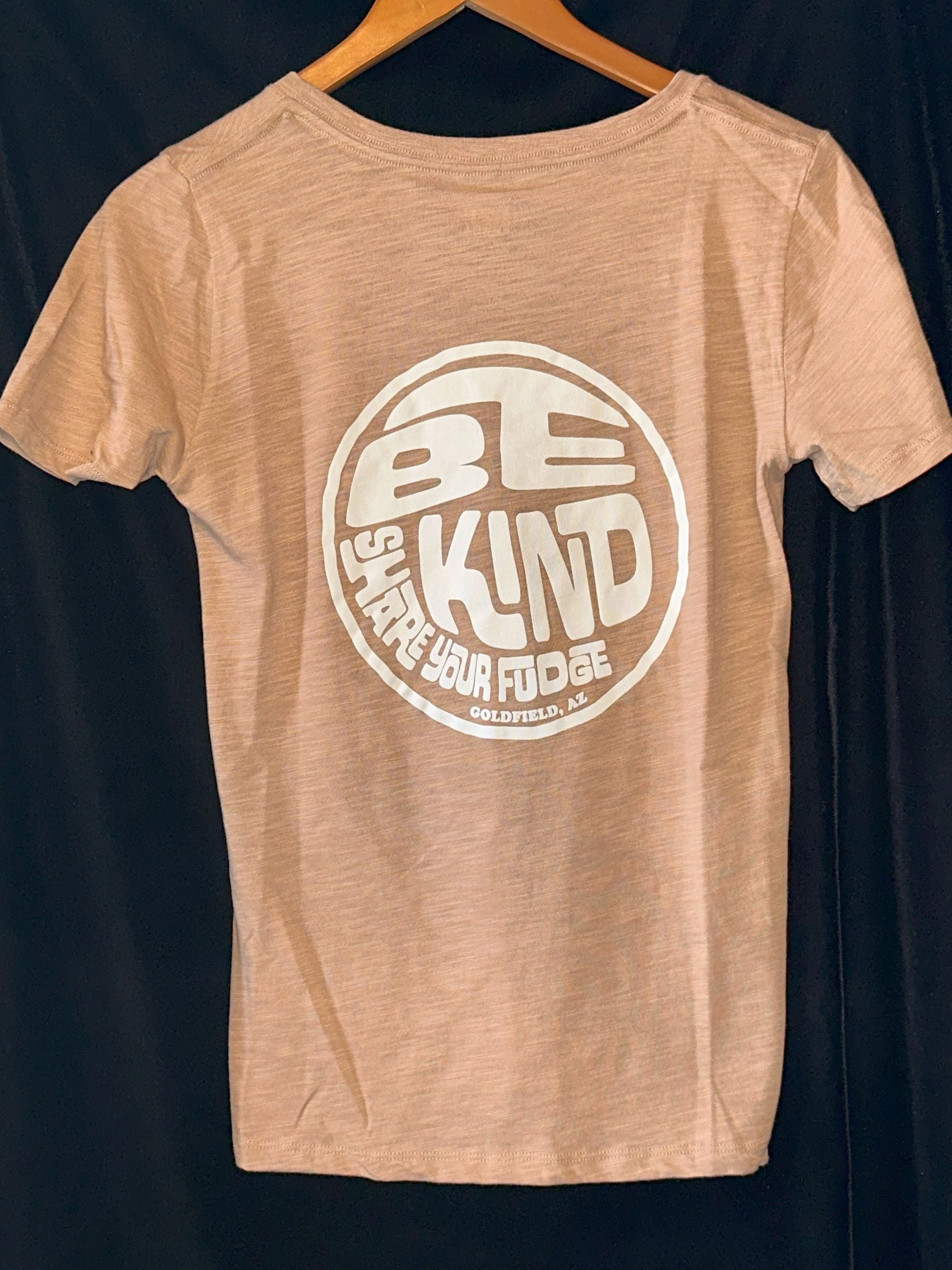 The Mother Fudgers - V-Neck Be Kind and Share Praline