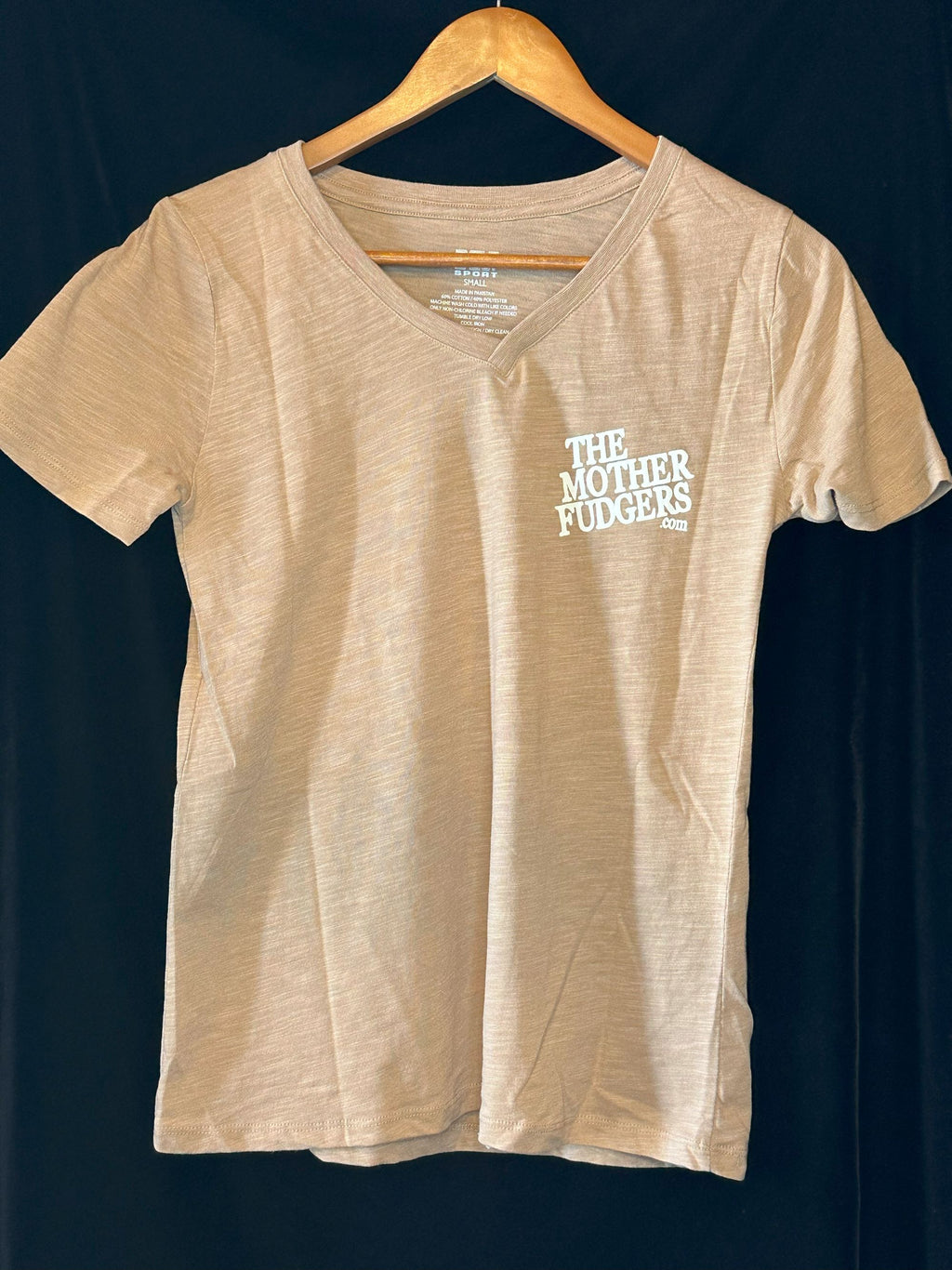 The Mother Fudgers - V-Neck Be Kind and Share Praline